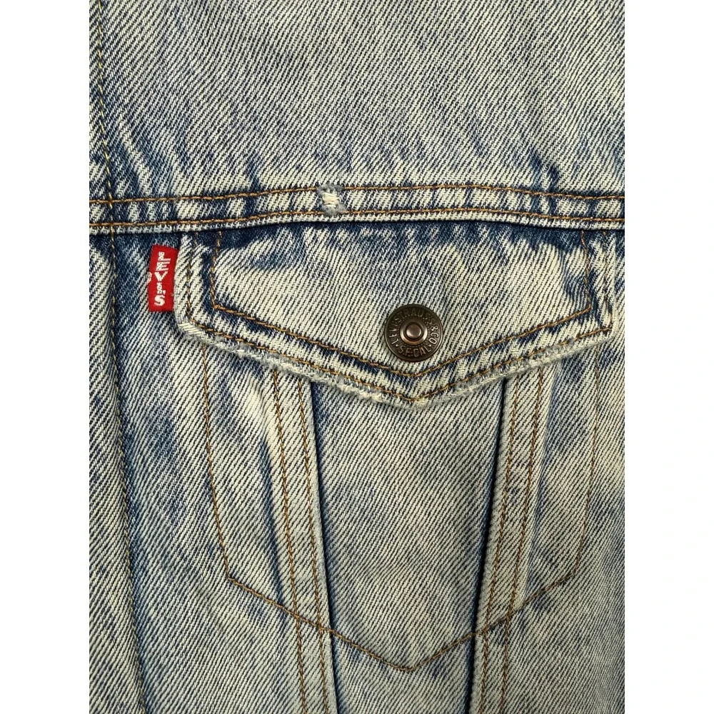 Levis Premium Mens M Sherpa Lined Denim Trucker Jacket Light Wash Blue Casual